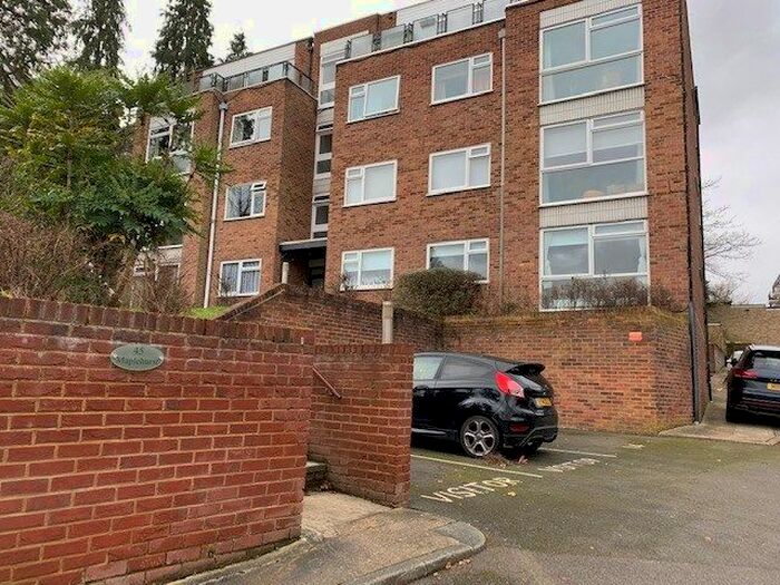 2 Bedroom Flat To Rent In Park Hill Road, Bromley, BR2
