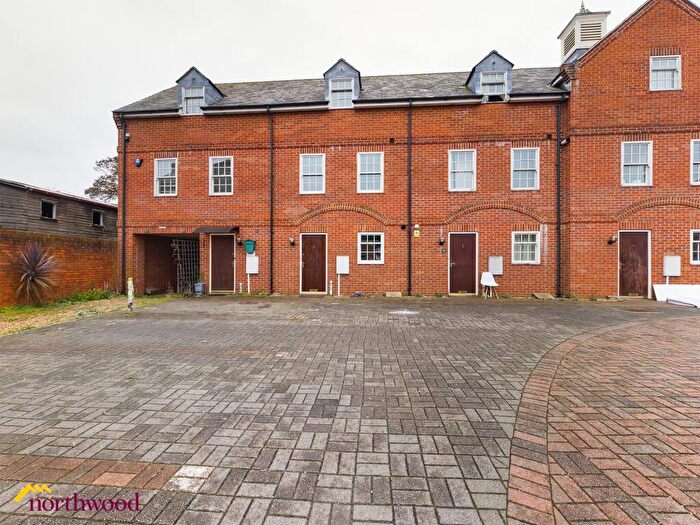 3 Bedroom Town House To Rent In Cherwell Wharf, Banbury, OX16