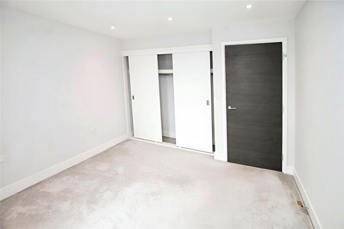1 Bedroom Flat To Rent In Riverside Square, Bedford, Bedfordshire, MK40