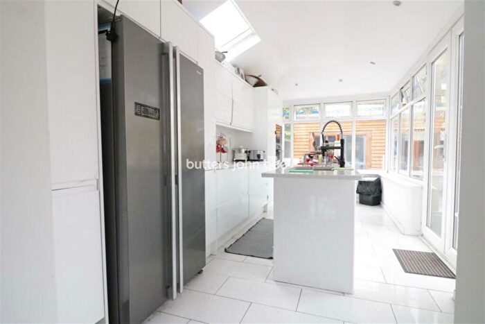 2 Bedroom Semi-Detached House To Rent In Penrhyn Road, CW8