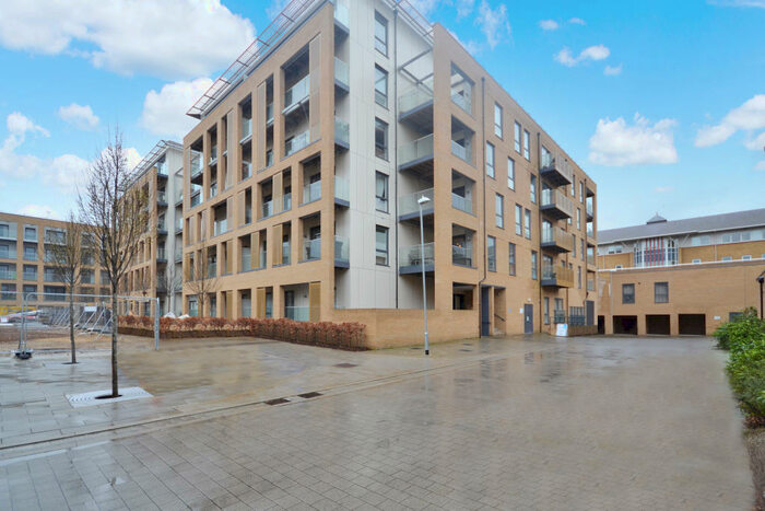 2 Bedroom Apartment To Rent In Dunn Side, Chelmsford, Essex, CM1