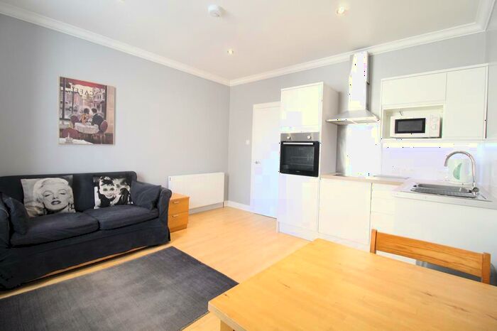 1 Bedroom Flat To Rent In Hunter Place, First Left, AB24
