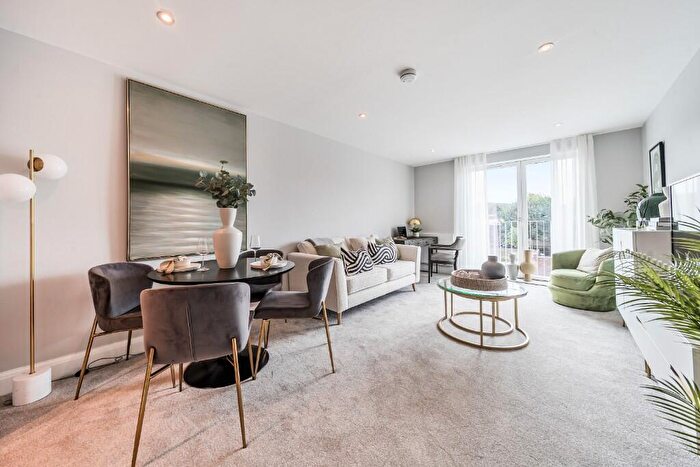 1 Bedroom Apartment To Rent In Wycombe Lane, HP10