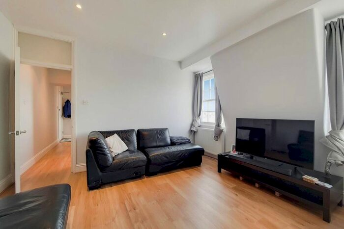 1 Bedroom Flat To Rent In Vauxhall Bridge Road, Pimlico, London, SW1V