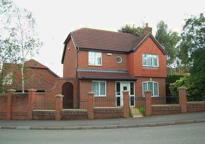 4 Bedroom House To Rent In Earlswood Drive, Mickleover, Derby, DE3