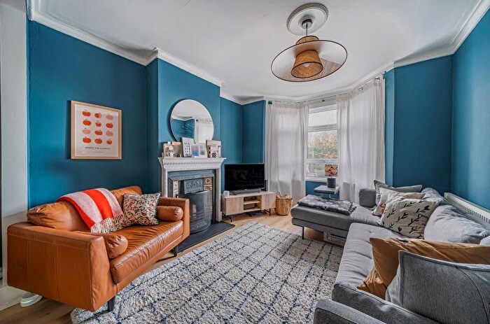 3 Bedroom End Of Terrace House For Sale In Park Road, Caterham On The Hill, CR3