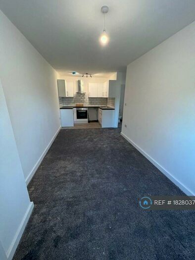 1 Bedroom Flat To Rent In Manchester, Manchester, M40