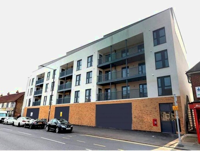 2 Bedroom Flat To Rent In Stoke Road, Slough, SL2