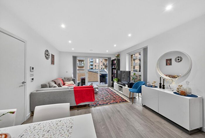 2 Bedroom Flat For Sale In Perryfield Way, London, NW9