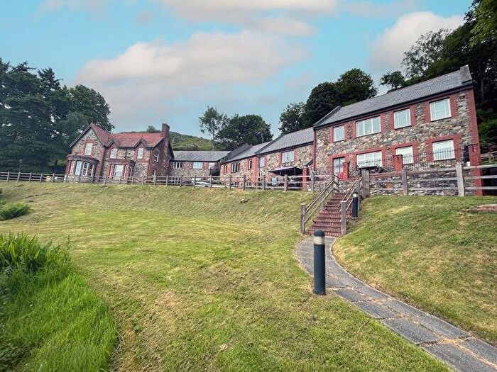 2 Bedroom Apartment To Rent In Sychnant Pass Road, Conwy, LL32