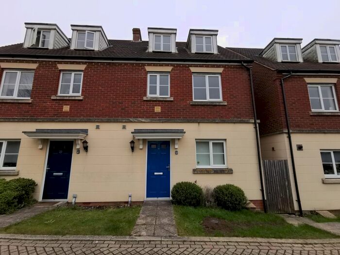 4 Bedroom Property To Rent In Intelligence Walk, Ashford TN23