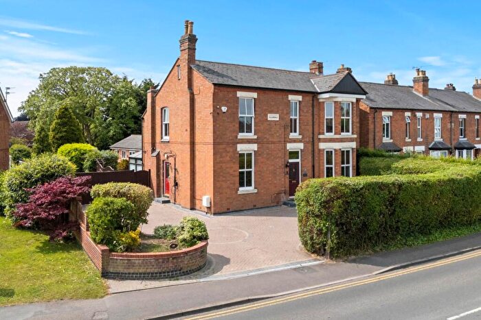 5 Bedroom Detached House For Sale In Heathcote Road, CV31