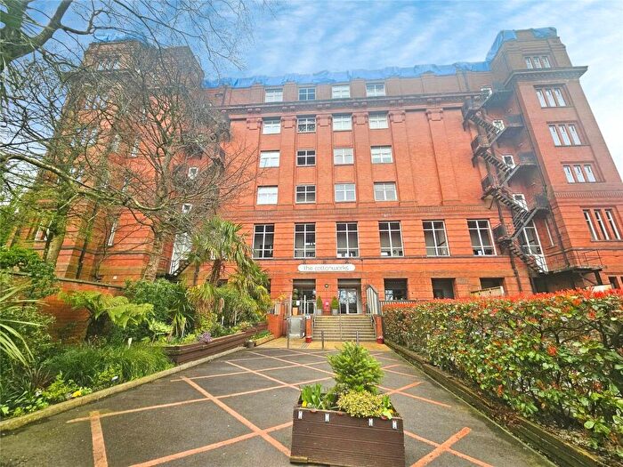 2 Bedroom Flat For Sale In Blackburn Road, Bolton, Greater Manchester, BL1