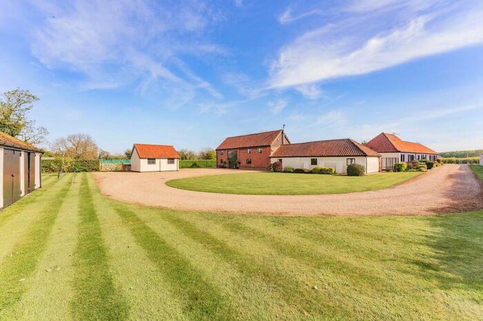 5 Bedroom Barn Conversion For Sale In Silver Street, Besthorpe - Sitting On Five Acres, Including One Annex And Two Residential Properties, NR17