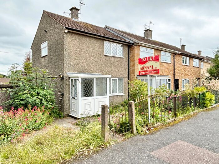 2 Bedroom Town House To Rent In Monmouth Drive, Leicester, LE2
