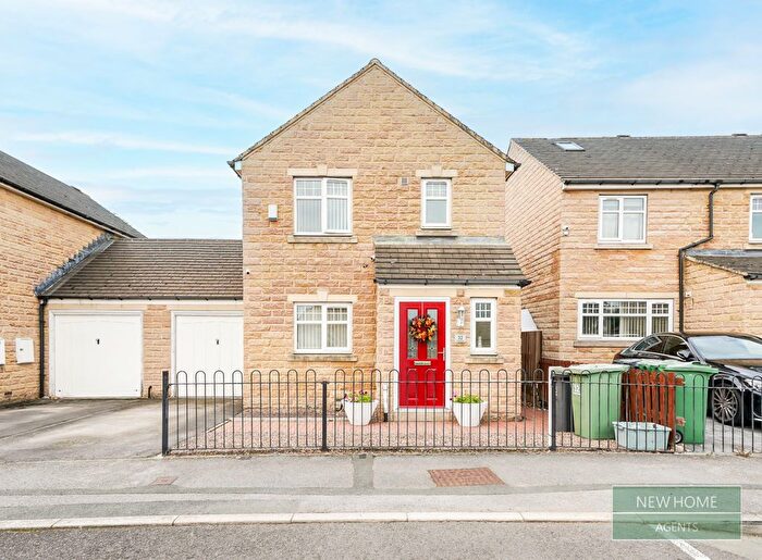 3 Bedroom Detached House For Sale In Oxley Road, Huddersfield, HD2