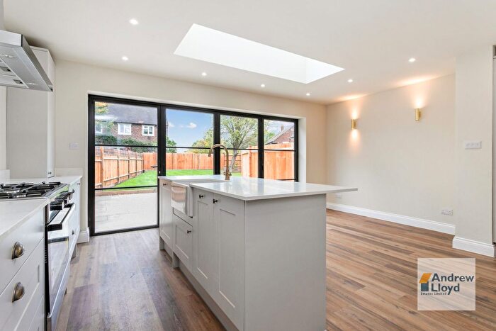 3 Bedroom Semi Detached House For Sale In Blanche Lane, South Mimms, Potters Bar, EN6