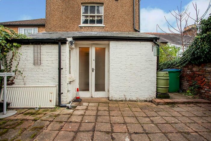 Studio To Rent In Villiers Road, Watford WD19