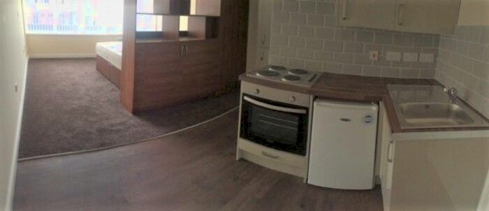 Studio To Rent In Queen Street, Wakefield, WF1