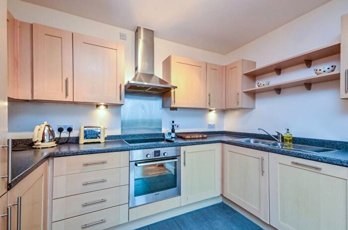 2 Bedroom Flat To Rent In Albemarle Road, Beckenham, BR3