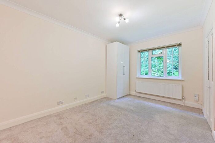 2 Bedroom Flat To Rent In The Downs, Wimbledon, London, SW20
