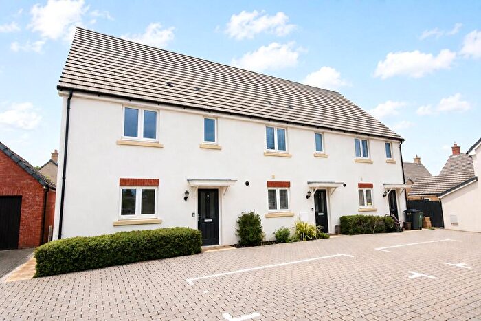 3 Bedroom End Of Terrace House For Sale In Elder Way, Ampthill, Bedfordshire, MK45