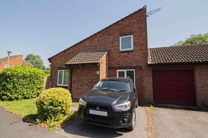 2 Bedroom Link Detached House For Sale In Ashtree Road, Frome, BA11