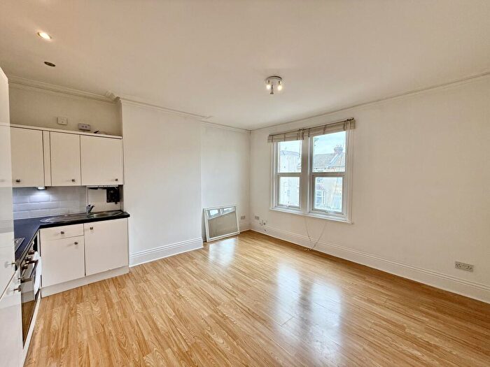 2 Bedroom Apartment To Rent In Copnor Road, Portsmouth, PO3