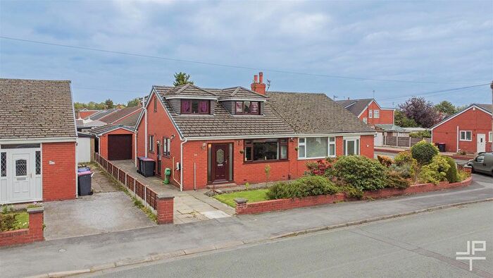 4 Bedroom Semi-detached Bungalow For Sale In Harbourne Avenue, Worsley, Manchester, M28