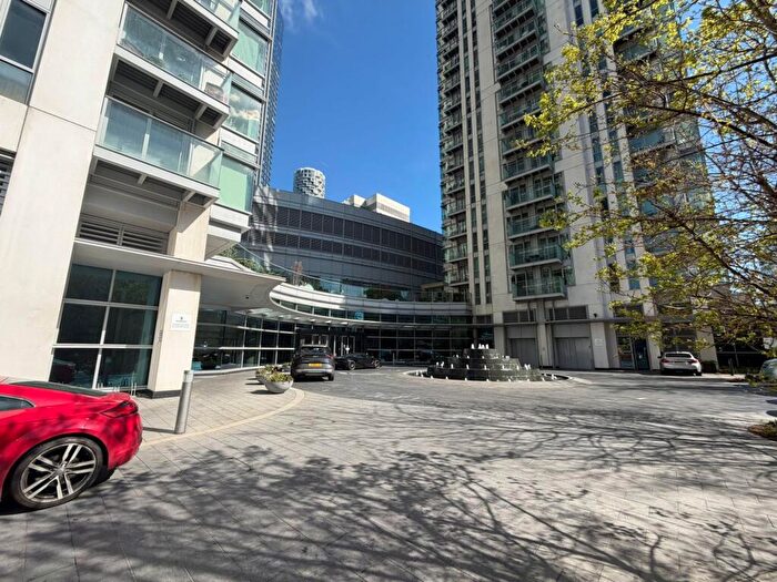 Flat To Rent In Pan Peninsula, West Tower, E14