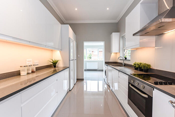 6 Bedroom House To Rent In A Shaftesbury Road, PO5