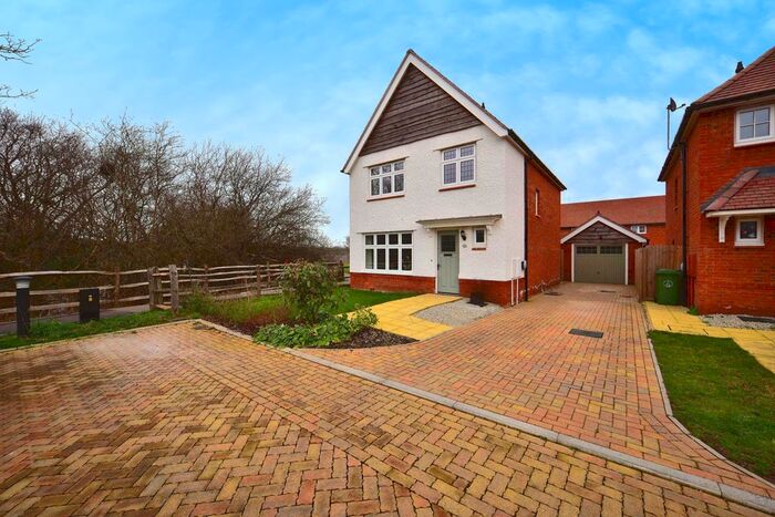 3 Bedroom Detached House For Sale In Great Threads, Staplehurst, Tonbridge, Kent, TN12
