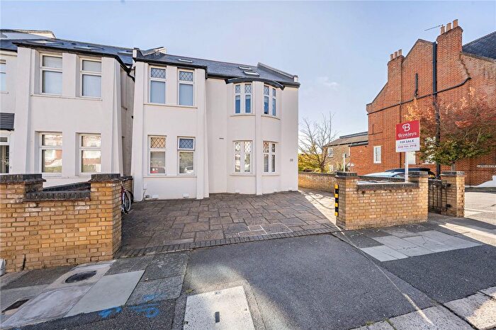 2 Bedroom Flat For Sale In Kenilworth Avenue, London, SW19