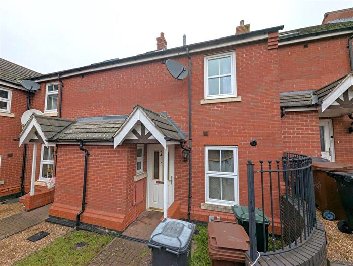 3 Bedroom Terraced House To Rent In Farnborough Close, Corby, NN18