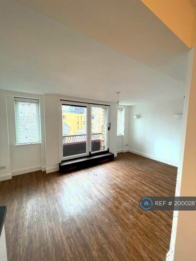 Studio To Rent In Gun Place, London, E1W