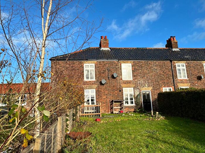 2 Bedroom Cottage To Rent In Cokers Hill, NR22