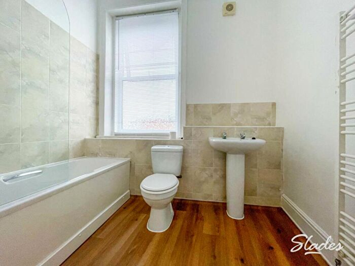 1 Bedroom Flat To Rent In Seamoor Road, Westbourne, Bournemouth, BH4