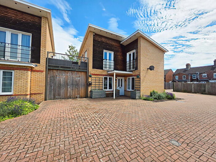 3 Bedroom Detached House For Sale In Baxter Close, Peterborough, PE4