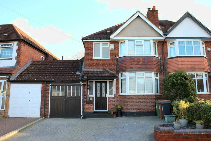 3 Bedroom Semi-Detached House To Rent In Greyfort Crescent, Solihull, B92