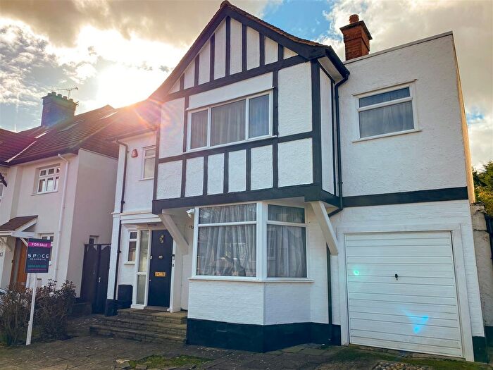 5 Bedroom Detached House For Sale In Foscote Road, London, NW4