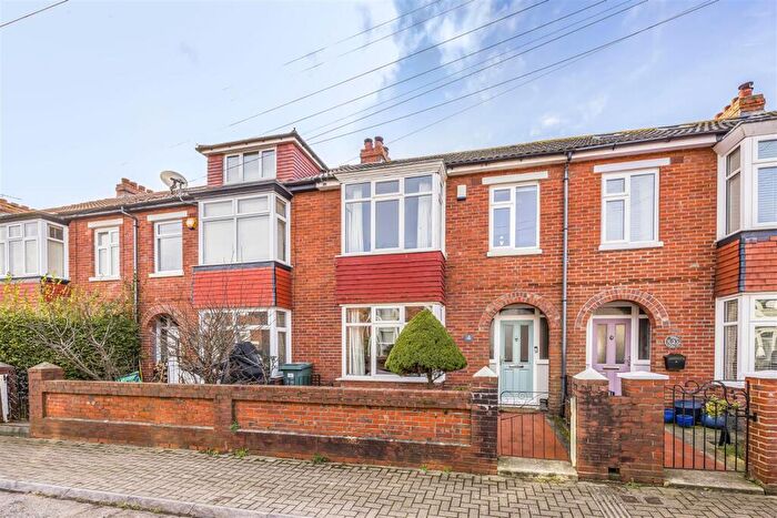 3 Bedroom Terraced House For Sale In Colebrook Avenue, Baffins, PO3