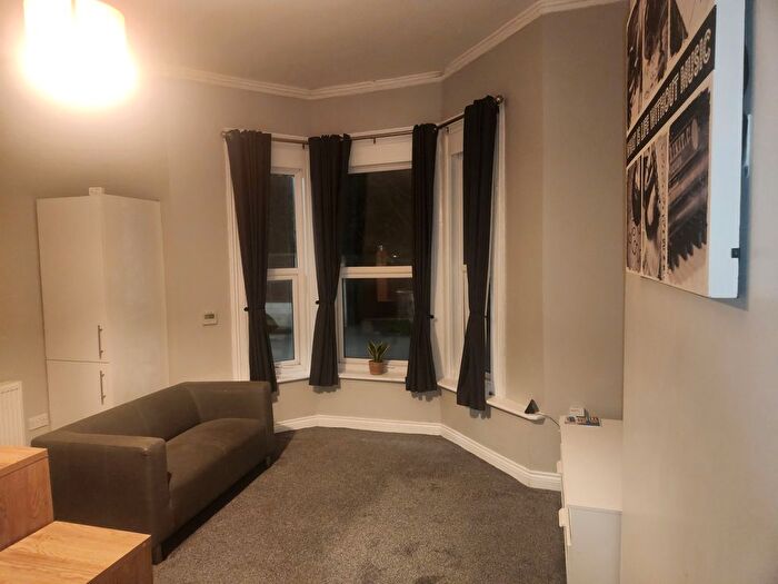 1 Bedroom Flat To Rent In Wakefield, West Yorkshire, WF1