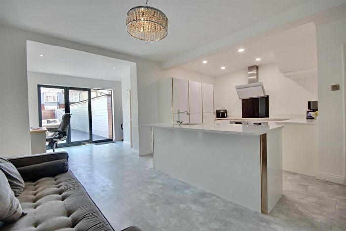 3 Bedroom Property For Sale In Northern Parade, Portsmouth, PO2