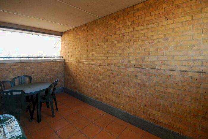 1 Bedroom Flat To Rent In Victoria Hall, Silvertown, London, E16