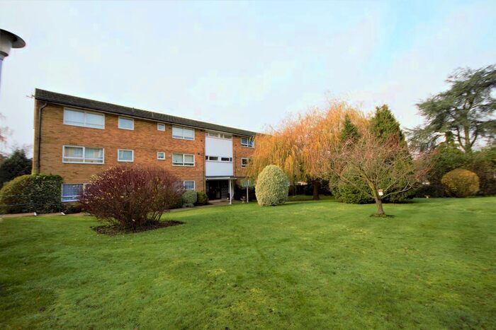 3 Bedroom Flat To Rent In The Shimmings, Boxgrove Road, Guildford, GU1