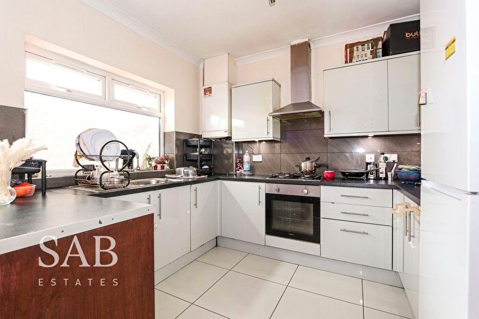 3 Bedroom Terraced House To Rent In Allenby Road, Southall, UB1