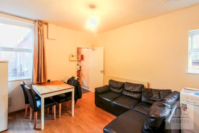 5 Bedroom End Of Terrace House To Rent In Harley Street, Nottingham, NG7