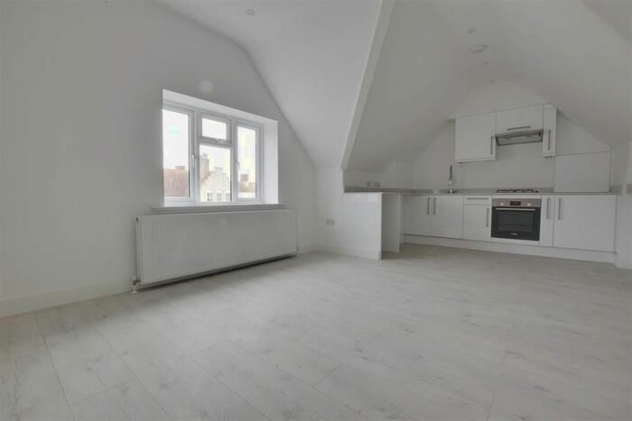 2 Bedroom Flat To Rent In Hastings, St Leonards, Saint Leonards On Sea, TN38