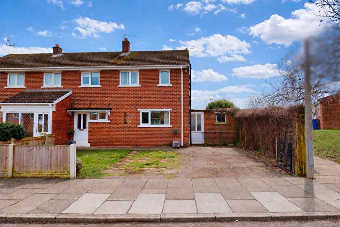 3 Bedroom Semi Detached House For Sale In Ewood Drive, Cantley, Doncaster, DN4