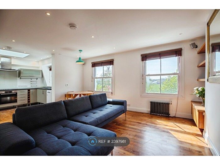 2 Bedroom Flat To Rent In Peckham Rye, London, SE15